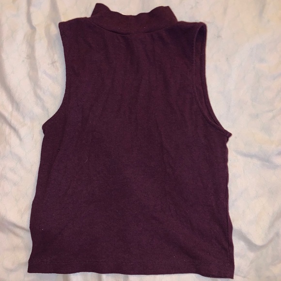 Burgundy turtle neck crop top - Picture 3 of 3